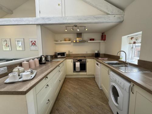 A szálláshely kívülről, Barnfield - Beautiful Barn, River views, Close to Quay in Dittisham