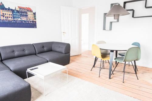 Lovely 2-BR with a large balcony in Nørrebro - 66, Kopenhaga