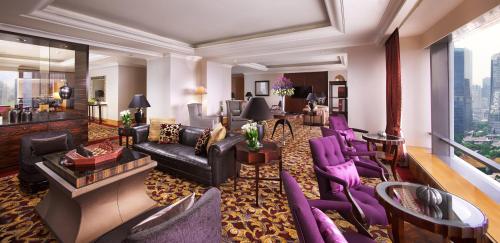 The Ritz-Carlton Jakarta, Mega Kuningan