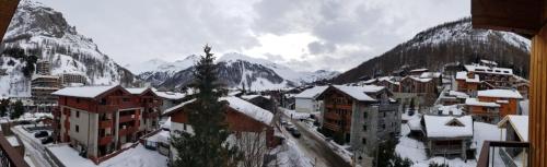Apt with balcony and beautiful view in Val-d'Isère (Apt with balcony and beautiful view in Val-d'Isere) in Val-d'Isere