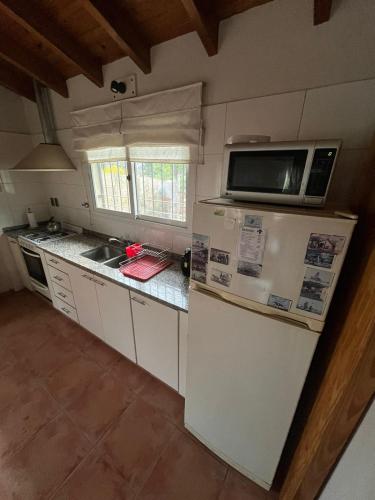 virtuve, Casa de Montaña La Jarillera (Casa de Montana La Jarillera) in El Salto (Mendoza)