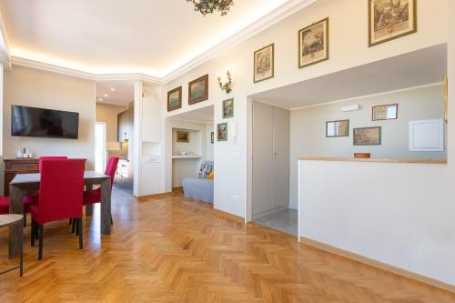 Argentina Penthouse by Rental in Rome - image 13