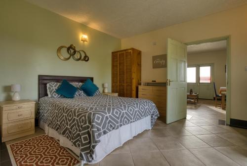 Trois Piton Apartments in Portsmouth