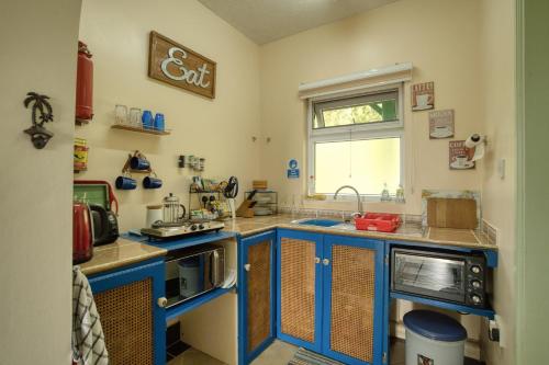 Kitchen, Trois Piton Apartments in Portsmouth