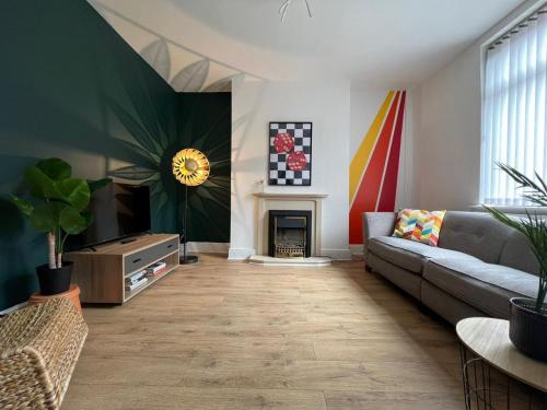 Quaint 2Bed House near Wigan Centre in Wigan