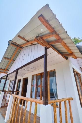 Exterior view, Skyline Retreat Lungchu in Rishop