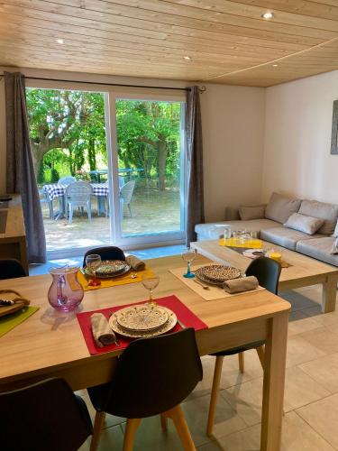 2 bedrooms, 4 beds