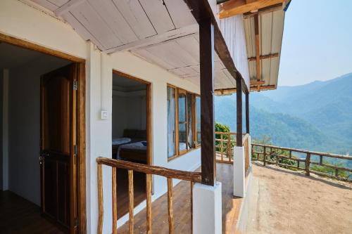 Surrounding environment, Skyline Retreat Lungchu in Rishop