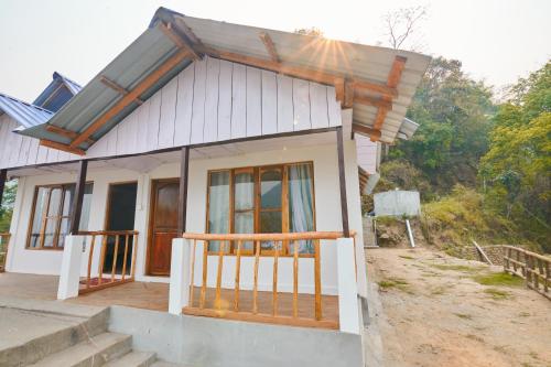 Exterior view, Skyline Retreat Lungchu in Rishop