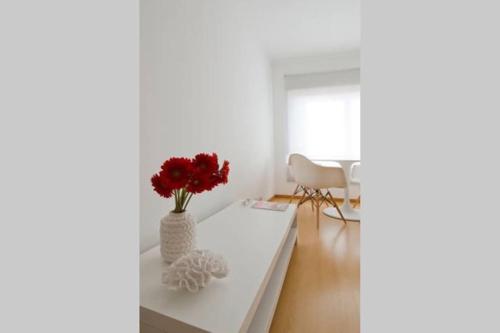NEW Home Office - Free Wifi & Parking - Self Check-in - Daikin Airco, Lisbonne (photo 6)