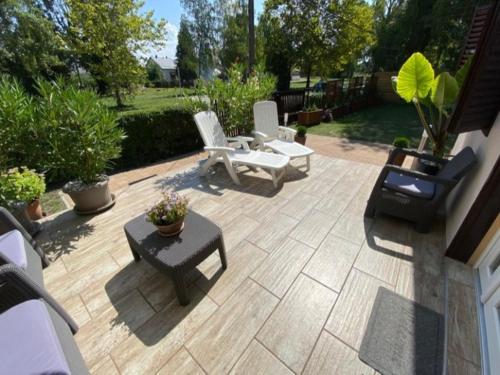 Írisz Apartman (Irisz Apartman) in Balatonmáriafürdő