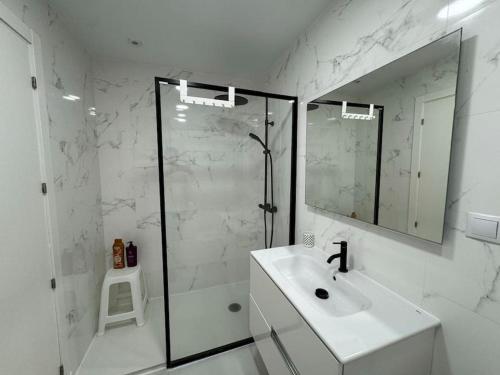 Centro ciudad A 7 minutos andando a Gibraltar Centro ciudad A 7 minutos andando a Gibraltar