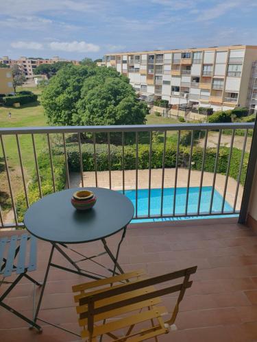 LES TERRASSES DE LA BARONNIE Appartement climatisé avec 1 chambre et piscine ouverte à partir du 1er Juin