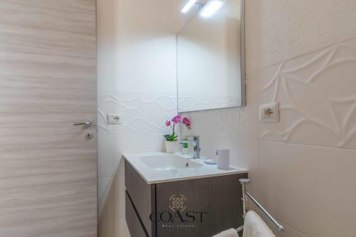 St Simplicius House - image 5