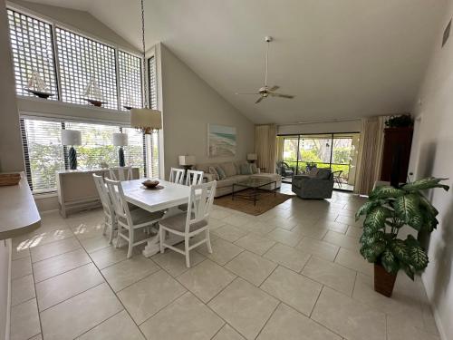 Kingsmere Villa Luxurious Retreat In The Meadows in Sarasota, USA