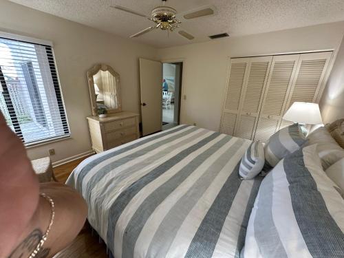 Kingsmere Villa Luxurious Retreat In The Meadows in Sarasota, USA
