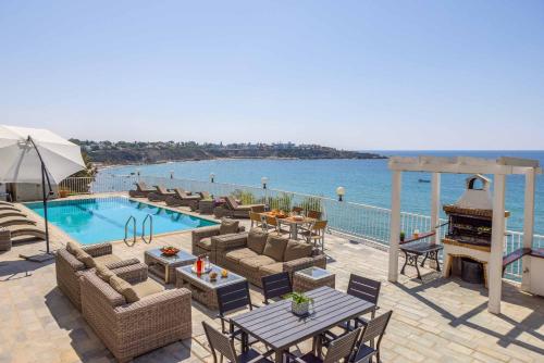 Katina Beach Villa