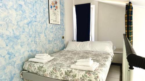 One-Bedroom Apartment image 7