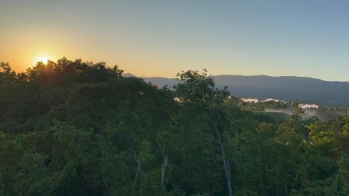 Mountain Waters w/ Theater+HotTub,Pool,GameRoom! Mountain Waters w/ Theater+HotTub,Pool,GameRoom!