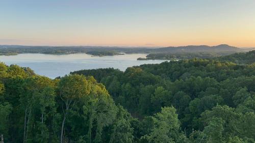 Mountain Waters w/ Theater+HotTub,Pool,GameRoom! Mountain Waters w/ Theater+HotTub,Pool,GameRoom!