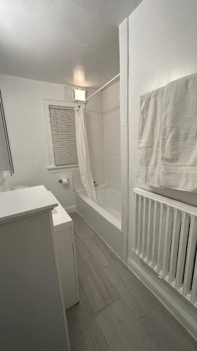 Cozy Albany Home in Albany, USA