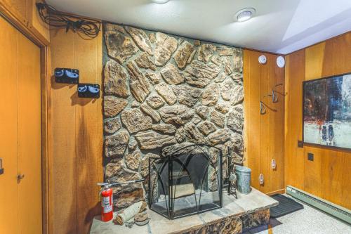 Walk to Ski Slopes Angel Fire Condo with Fireplace! Walk to Ski Slopes Angel Fire Condo with Fireplace!