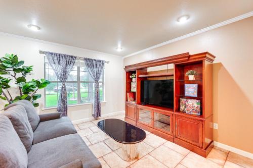 Spacious San Antonio Home with Grill and Private Yard! in San Antonio, USA