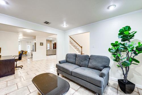 Spacious San Antonio Home with Grill and Private Yard! in San Antonio, USA
