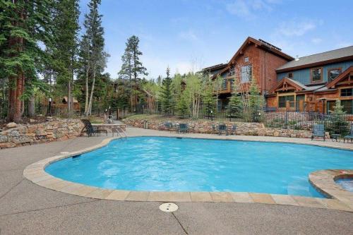 Mountain Thunder Lodge - image 8