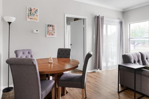 Updated 1BR Condo with Community Pool Near The Domain in Austin, USA