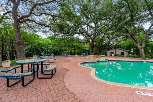 Updated 1BR Condo with Community Pool Near The Domain in Austin, USA