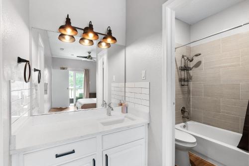 Updated 1BR Condo with Community Pool Near The Domain in Austin, USA
