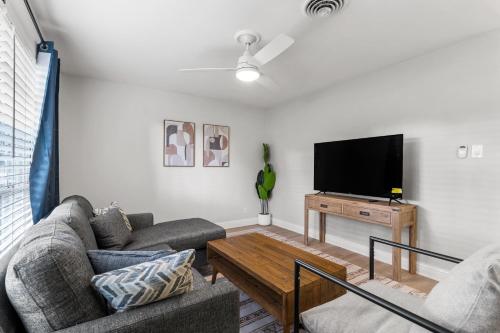 Spacious 4Bed Home in South Atx Monthly Rental in Austin, USA