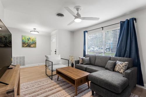 Spacious 4Bed Home in South Atx Monthly Rental in Austin, USA