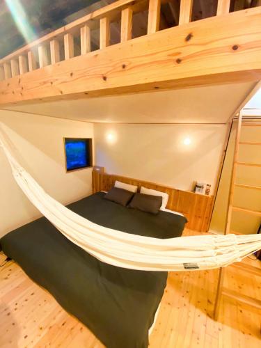 まるしっぽ邸-Marushippotei-連泊20パーセントOFF!Onsen,BBQ,hammock,national park,home theater in Takaharu