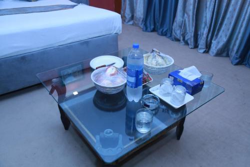 Hotel palm east lahore - image 13