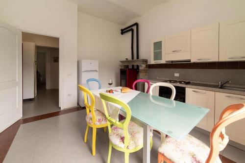 2 bedrooms, 4 beds