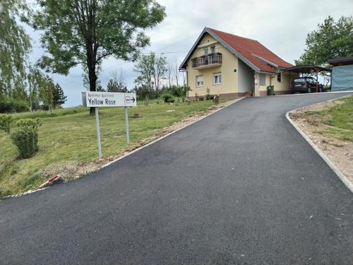 Yellow Rose, Rakovica (foto 6)