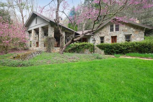 Viesnīcas āriene, Entire Estate-High Country-Valle Crucis-Sleeps 12 in Valle Crucis (NC)