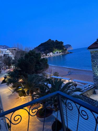 Surrounding environment, Marco Polo in Petrovac