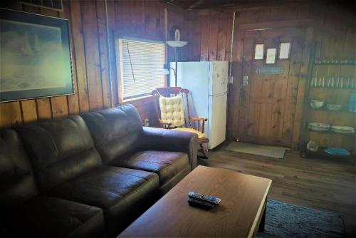 Lake Huron - 1 Bedroom, 1 Bath Lake Front Cabin Sleeps 4 in Oscoda, USA