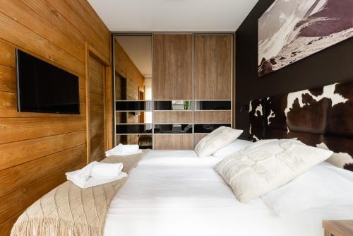 One-Bedroom Apartment image 4