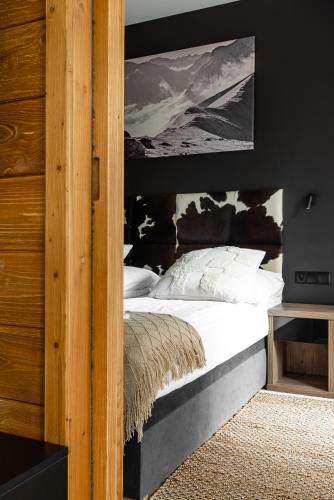 One-Bedroom Apartment image 6