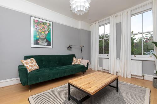 2 Bed Apartment in Sydenham, London - Forest Hill