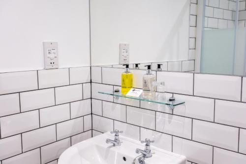 Glen Mhor Hotel at Uile-bheist 'Brewstillery' Room Type - Two-Bedroom Apartment