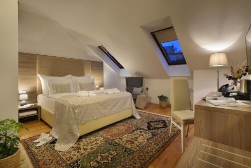 Old Town Residence by Little King - image 4