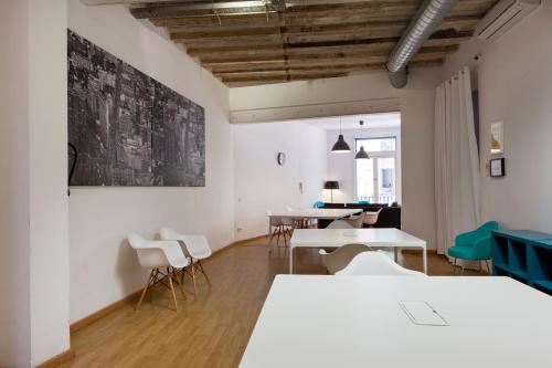 Ramblas Apartments - image 12
