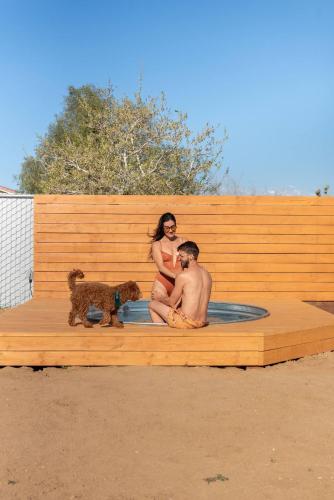 Villa Solare Cowboy Pool, Hot Tub & Sauna in Joshua Tree, USA