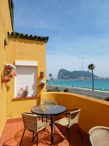 Gibraltar Views Guest House - Mimosas