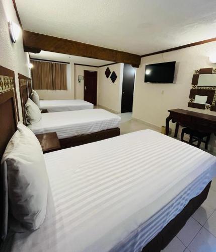 Suites Cancun Center - Photo 2